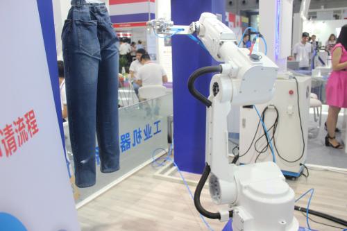 深圳工業機器人展臺設計